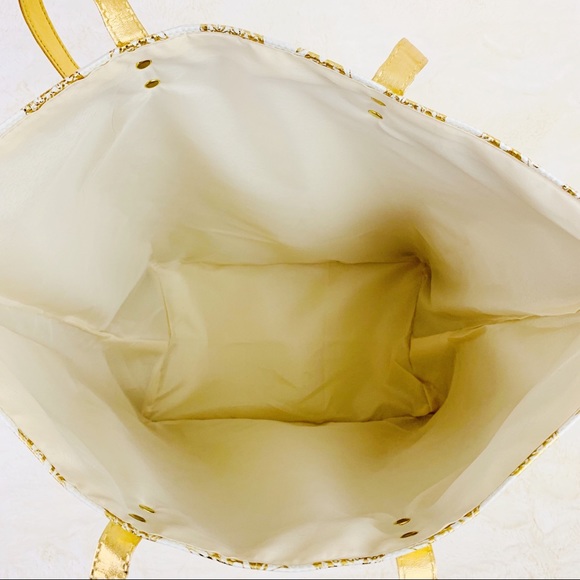 🎉 HOST PICK 🎉 Ivory & Gold Pineapple Beach Tote - Picture 5 of 7